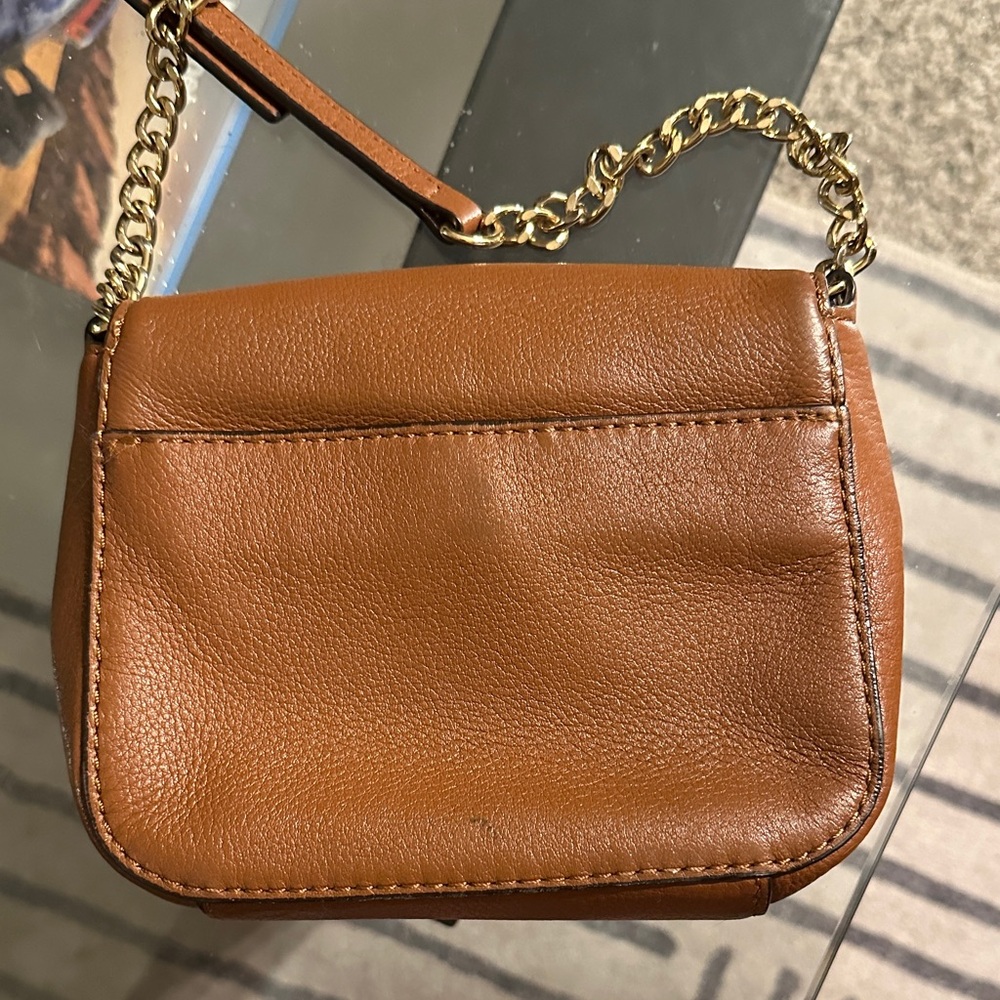 Michael Kors Tan Crossbody Bag with Gold Logo - Picture 4 of 6